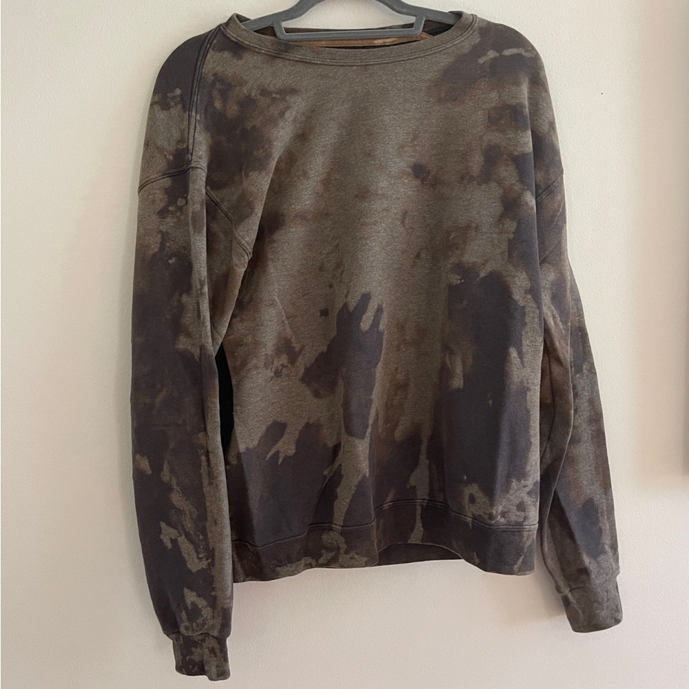 bleach washed crew neck